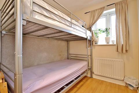 4 Bracken Close, London, E6 5XE