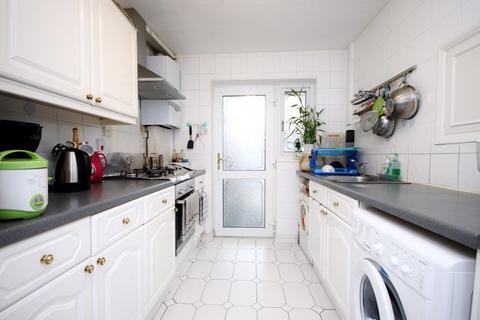 4 Bracken Close, London, E6 5XE