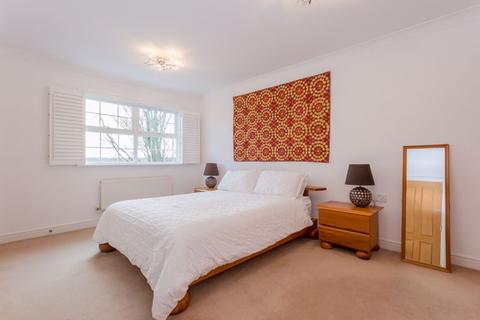 53 Bernardines Way, Buckingham, MK18 1BF