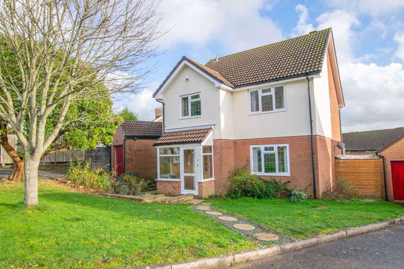 Knights Meadow, Uckfield 4 bed detached house £475,000