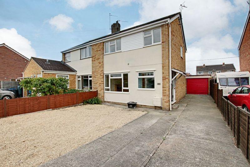 Chantry Gardens, Trowbridge 3 bed semidetached house £215,000
