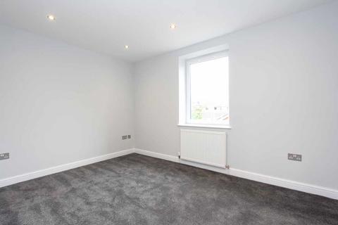 3 bedroom flat to rent, Carlyle Place, Musselburgh, EH21 6AX