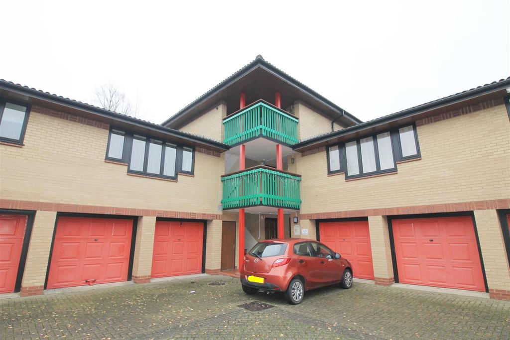 Barrington Mews, Oldbrook, Milton Keynes 1 bed apartment £750 pcm (£