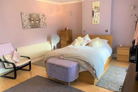 132 Barry Road, Barry, CF63 1BD