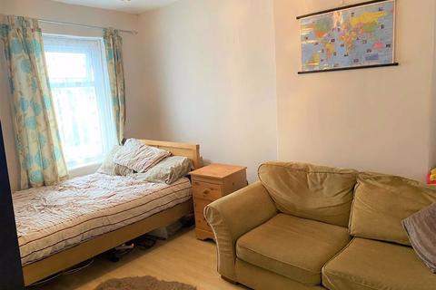 132 Barry Road, Barry, CF63 1BD
