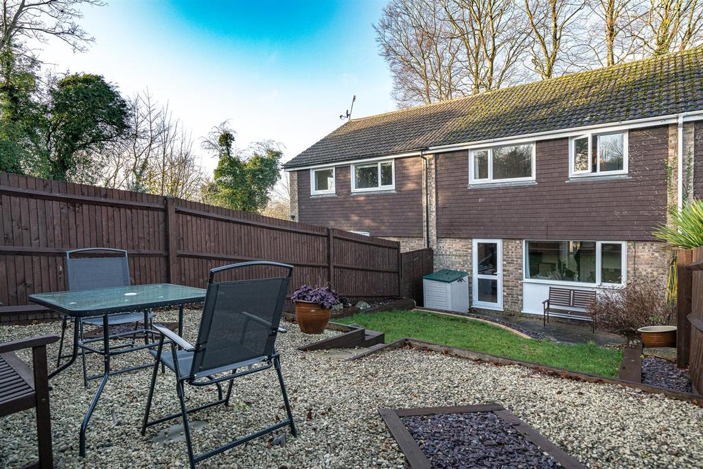 Walnut Grove, Hemel Hempstead 3 bed house £400,000