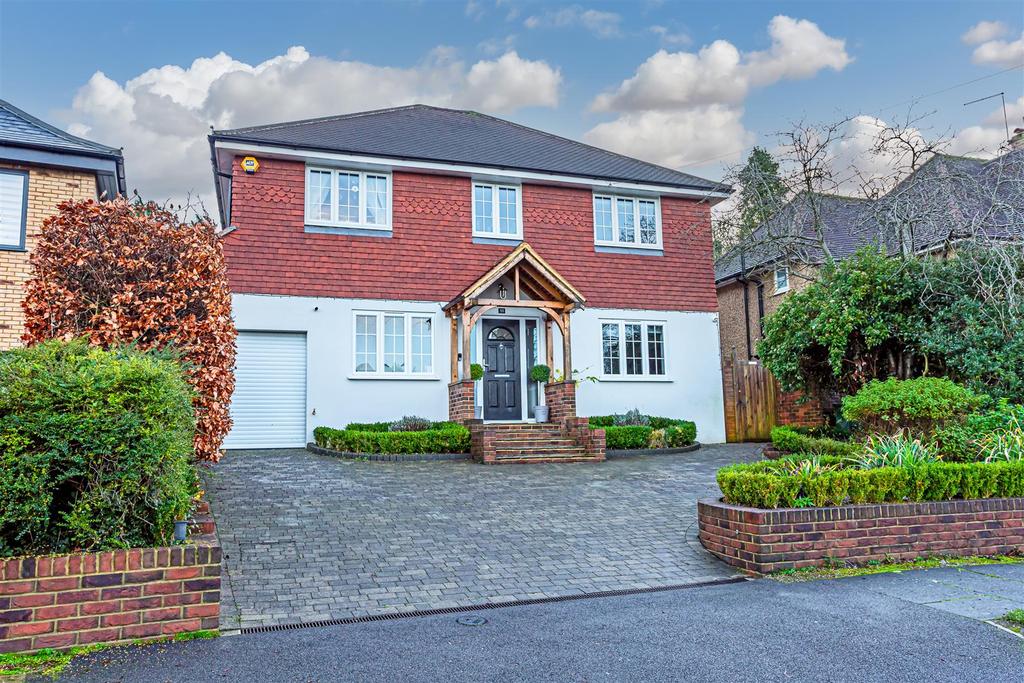 Green Curve, Banstead 4 bed detached house £1,100,000