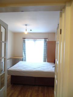 1 bedroom flat to rent, Feltham TW14