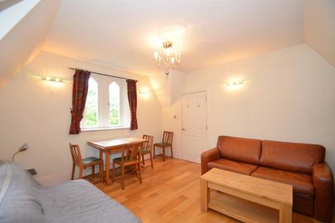 2 bedroom flat to rent, South Ealing Road, Ealing, London, W5