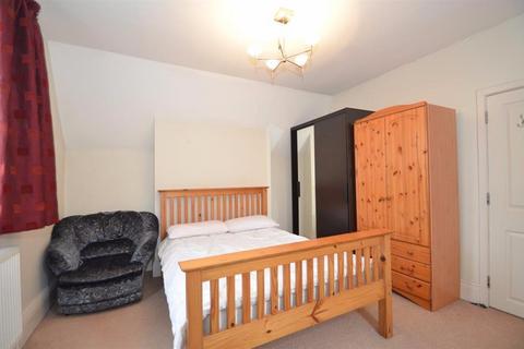 2 bedroom flat to rent, South Ealing Road, Ealing, London, W5