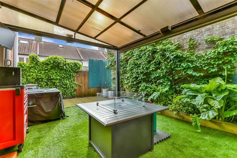 2b Erskine Road, Sutton, SM1 3AS