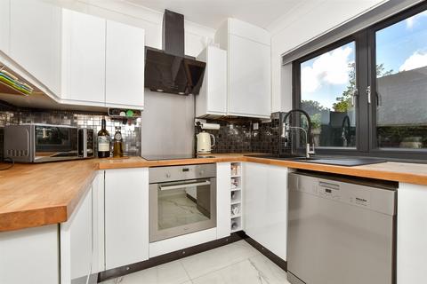 2b Erskine Road, Sutton, SM1 3AS