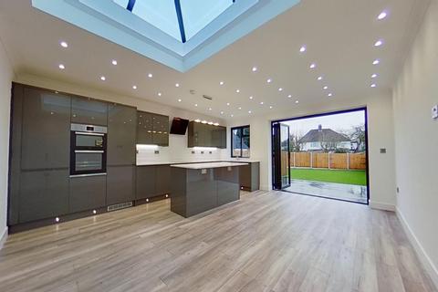 62 Havering Drive, Romford, RM1 4BH