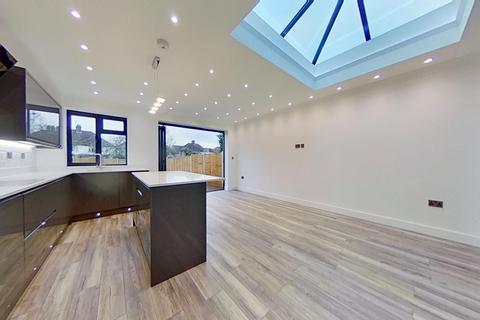 62 Havering Drive, Romford, RM1 4BH