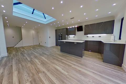 62 Havering Drive, Romford, RM1 4BH