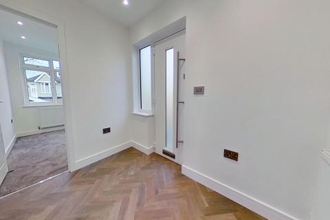 62 Havering Drive, Romford, RM1 4BH