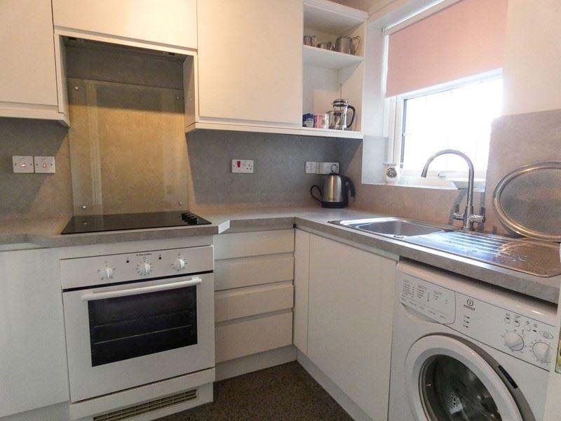 Merley Gate, Morpeth, Northumberland, NE61 2EP 2 bed semidetached house £650 pcm (£150 pw)