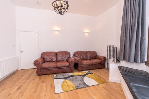 2 bedroom flat to rent, Ardmillan Terrace, Dalry, Edinburgh, EH11