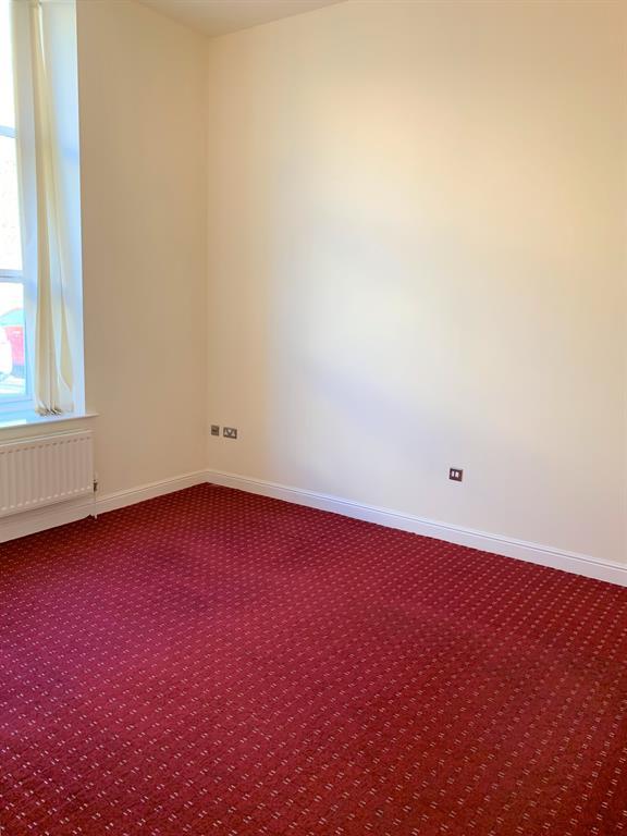 30 Prospect Road, Longwood, Huddersfield, HD3 4UZ 2 bed apartment £