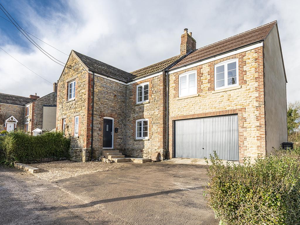 Russell Place, Milborne Port... 4 bed semidetached house £425,000