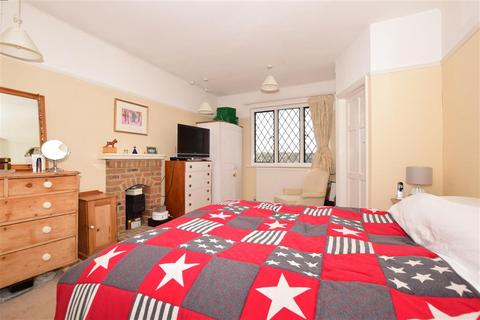 45 Hartley Down, Purley, CR8 4EF