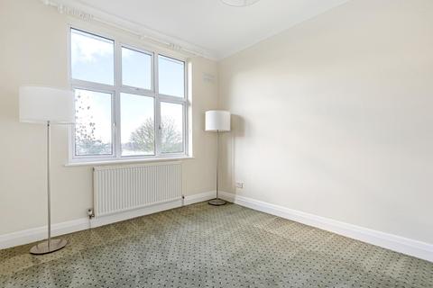 4, Norman Court Upper Sunbury Road, Hampton, TW12 2DN