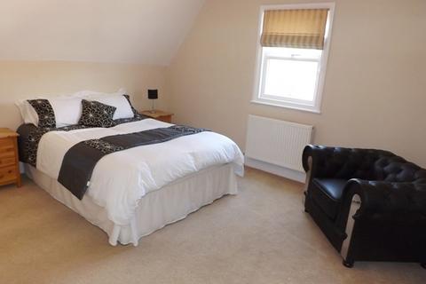 3 bedroom apartment to rent, East Beach, Lytham