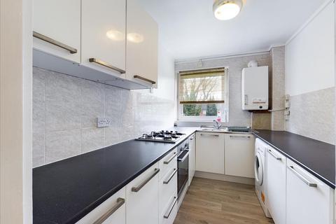 2 bedroom flat to rent, Atherton Place, Southall, UB1