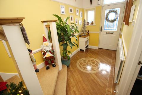 24 Elm Way, Worcester Park, KT4 8LT