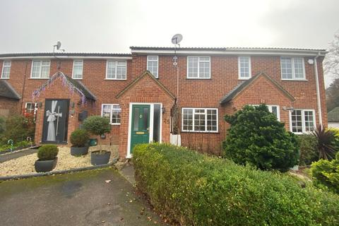 3 bedroom semi-detached house to rent, Larksfield, Englefield Green