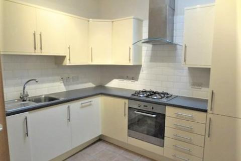 4 bedroom terraced house to rent, Chelmer Road , Homerton  E9