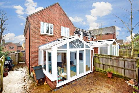 10 River Lane, Fetcham, Leatherhead, KT22 9RP