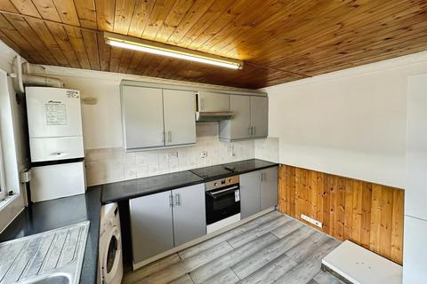 3 bedroom terraced house to rent, Sylam Close, Luton, LU3