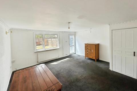 3 bedroom terraced house to rent, Sylam Close, Luton, LU3