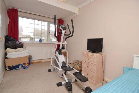32 Cherry Orchard, Chestfield, Whitstable, CT5 3NH