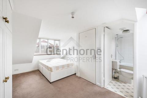 3 bedroom flat to rent, Handforth Road, Oval , London SW9