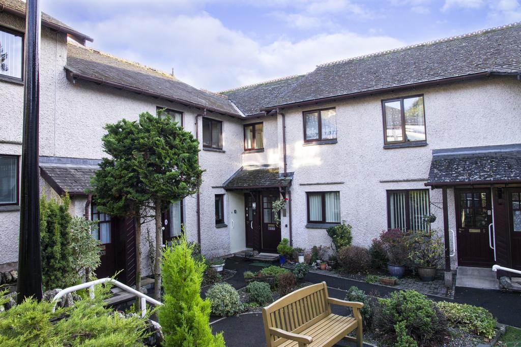4 Elleray Gardens, Windermere, Cumbria, LA23 1JE 2 bed ground floor