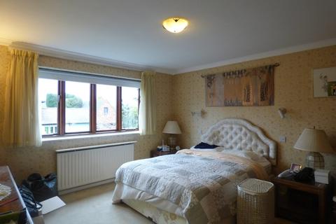 8 Daisy Lane, Alrewas, Burton-on-trent, DE13 7EW
