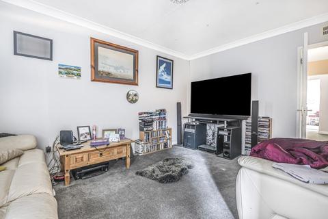 118 Quarry Road, Witney, OX28 1JT