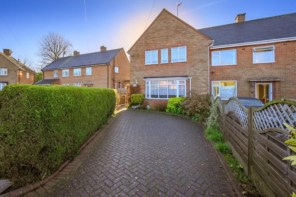Newlands Road, Bentley Heath 3 bed semidetached house £365,000