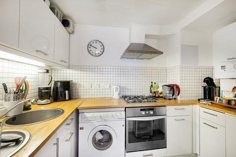 1 bedroom flat to rent, Cluny Mews, Earls Court, London