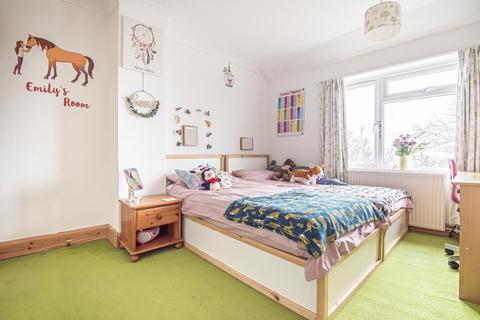 64 Akers Way, Swindon, SN2 2NF