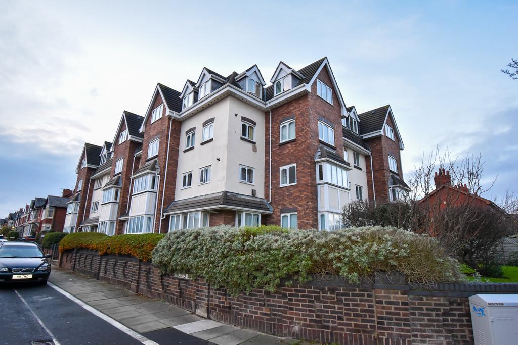 Gloucester Avenue, Blackpool, FY1 2 bed apartment £74,950