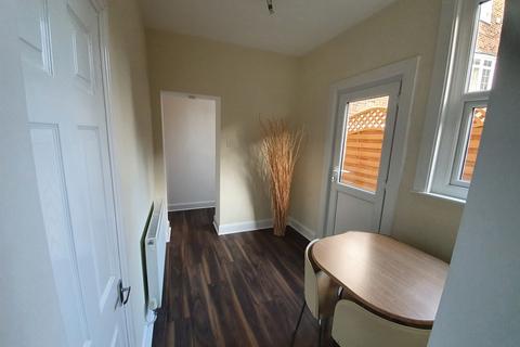 Flat 4, 1 Durham Road, Bromley, BR2 0SG