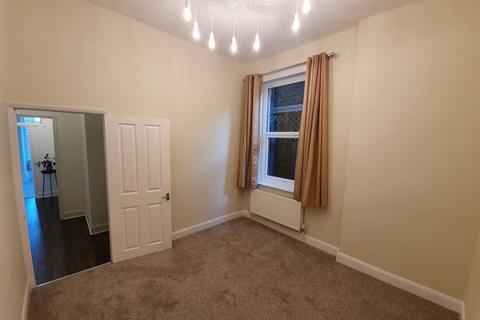 Flat 4, 1 Durham Road, Bromley, BR2 0SG