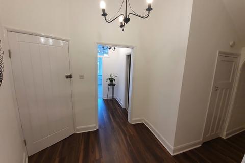 Flat 4, 1 Durham Road, Bromley, BR2 0SG