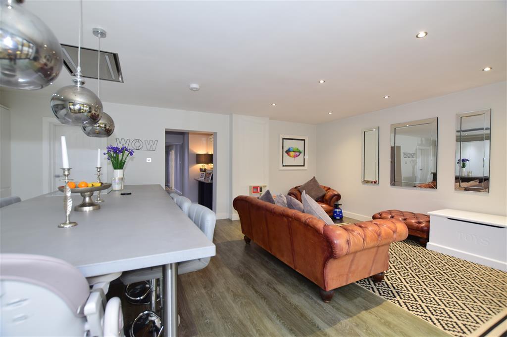 Lounge/ Kitchen/ Diner