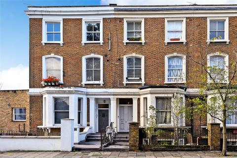 Flat B, 44 Askew Road, London, W12 9BH