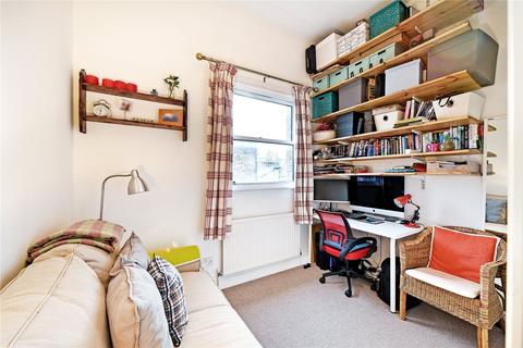 Flat B, 44 Askew Road, London, W12 9BH