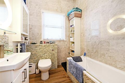 Flat B, 44 Askew Road, London, W12 9BH